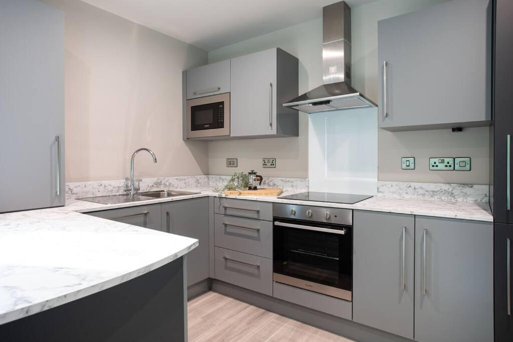 Modern 2Br With Balcony Next To The City Airport Bhd - Free Parking Belfast Exterior foto